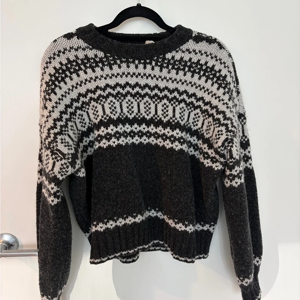 Faherty Pattern Sweater - Picture 2 of 3